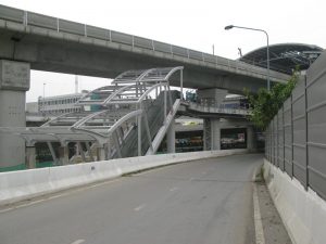 BTS sky train - platform